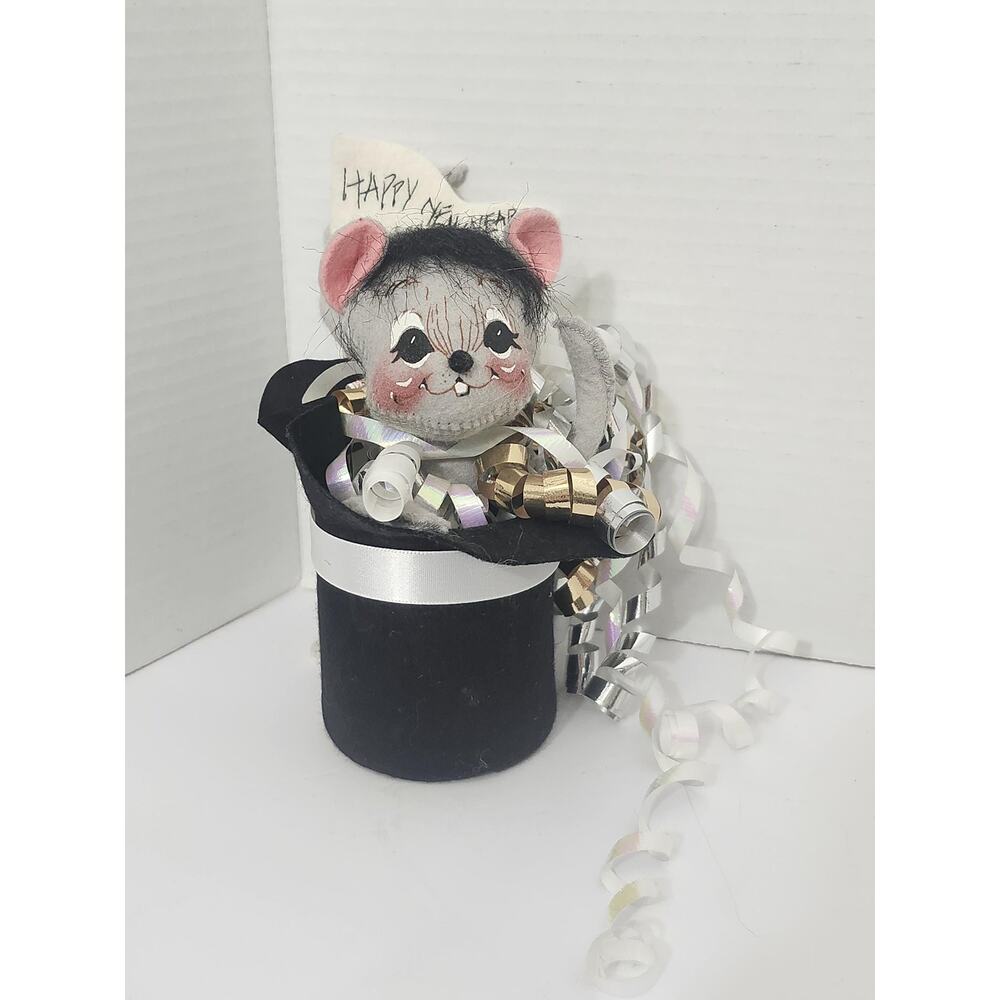 Vintage Annalee Mobilitee New Year's Mouse in Top Hat Plush Doll Party Decor